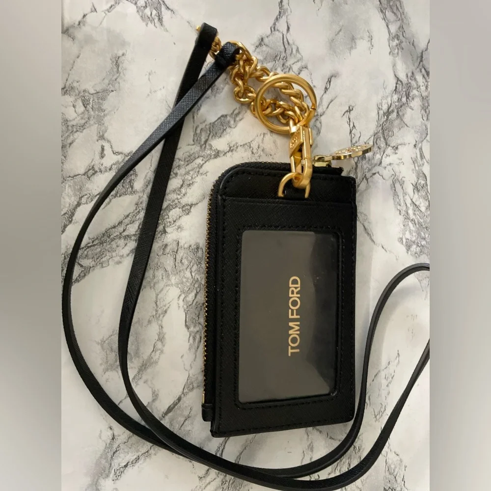 Tory Burch Card Holder / Comes with a belt / Excellent condition/ Gold Hardware - Picture 5 of 5